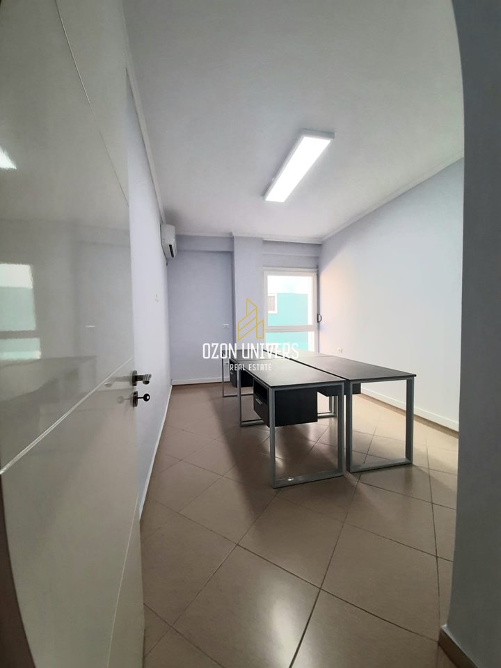 Ambient Biznesi për qira, në Qendër