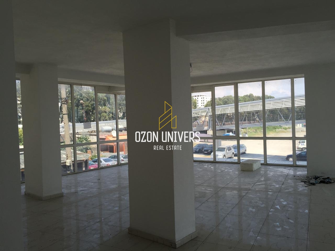 2 Ambiente Biznesi për shitje tek Porti, Durrës