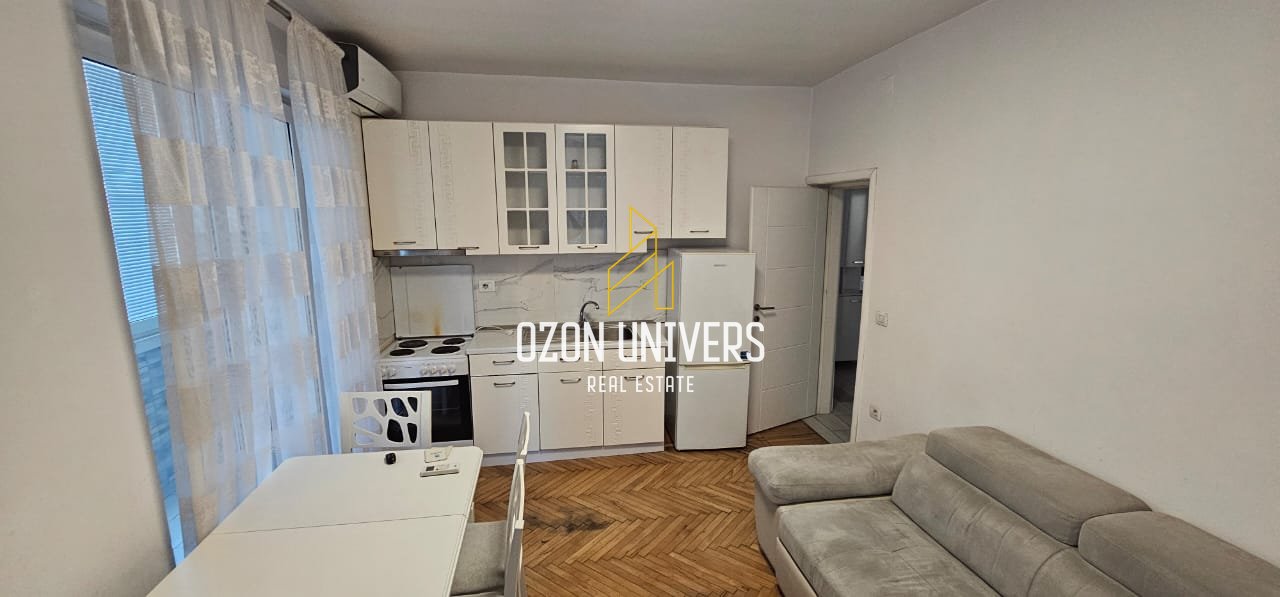 Apartament 1+1 për qira tek Rruga e Barrikadave!