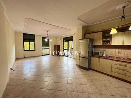 Apartament 3+1+2 me qira për biznes tek Ish Ekspozita!