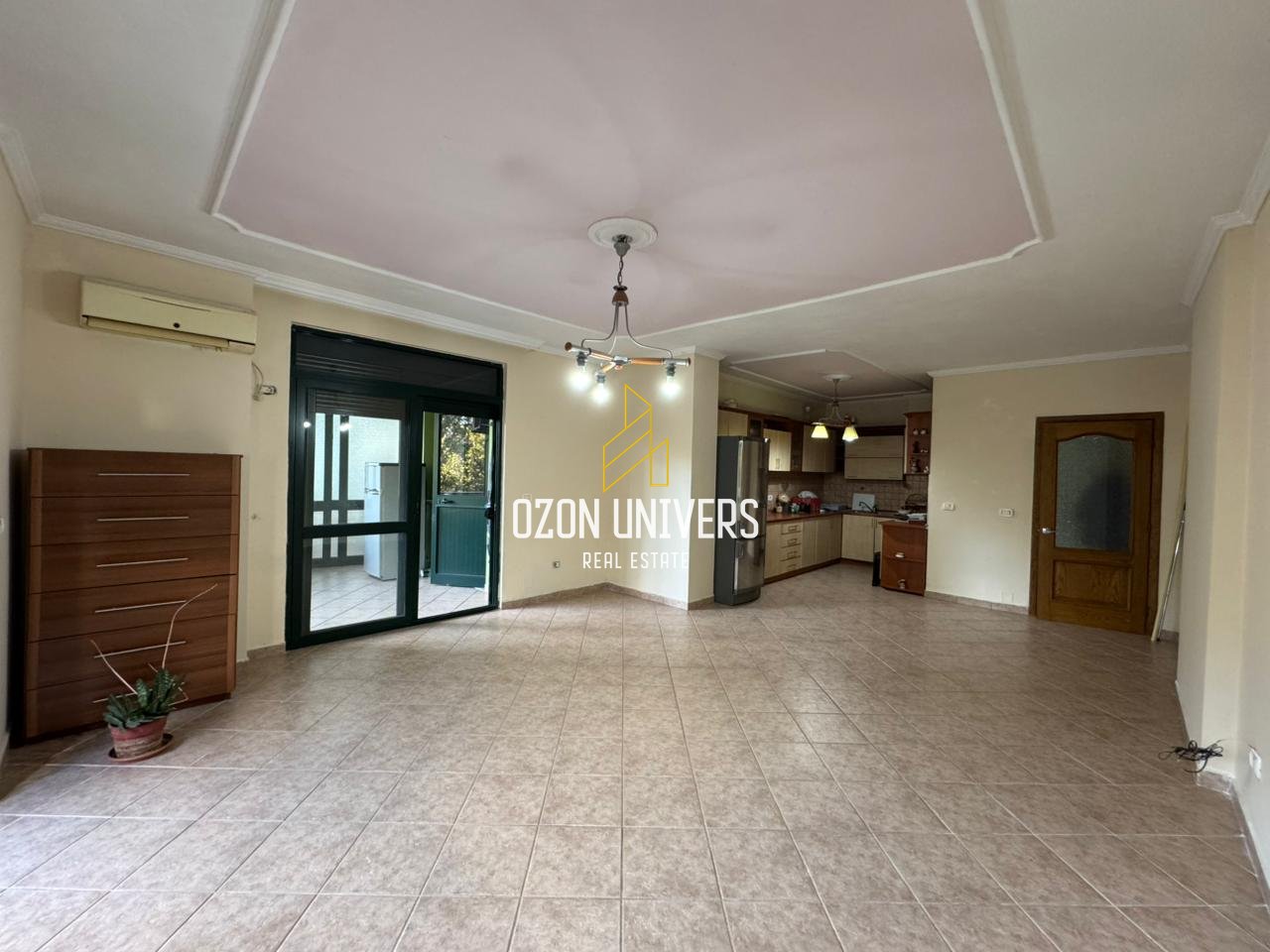 Apartament 3+1+2 me qira për biznes tek Ish Ekspozita!
