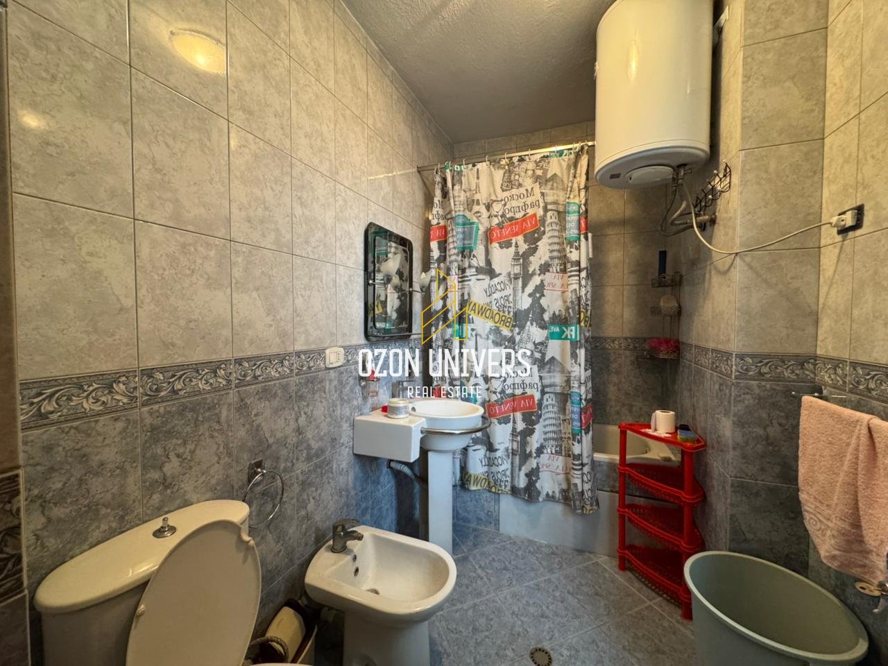 Apartament 3+1+2 me qira për biznes tek Ish Ekspozita!
