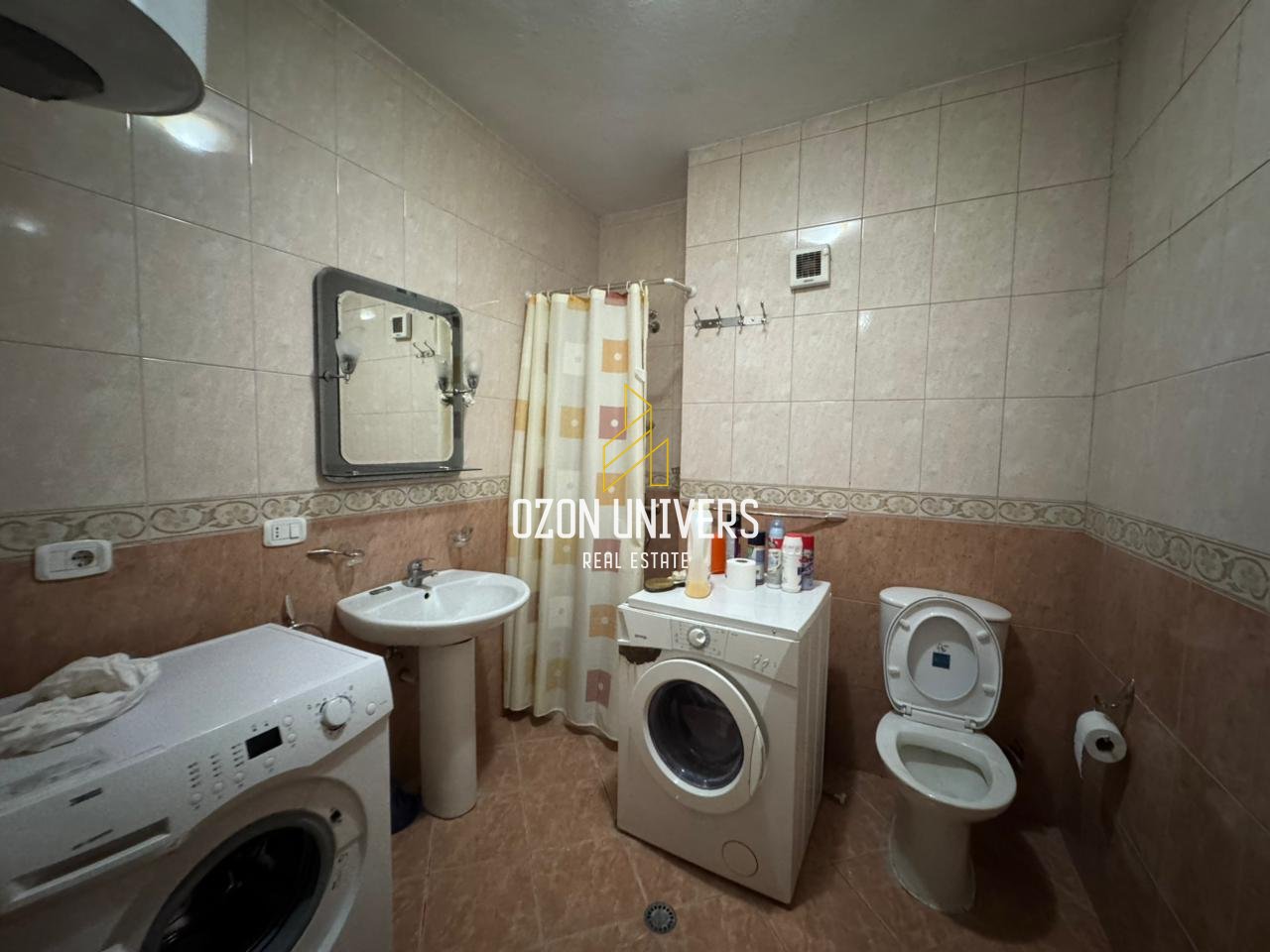 Apartament 3+1+2 me qira për biznes tek Ish Ekspozita!