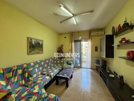 Apartament bosh 2+1+2 me qira, vetëm për biznes tek Drejtoria e Policisë, Myslym Shyr!