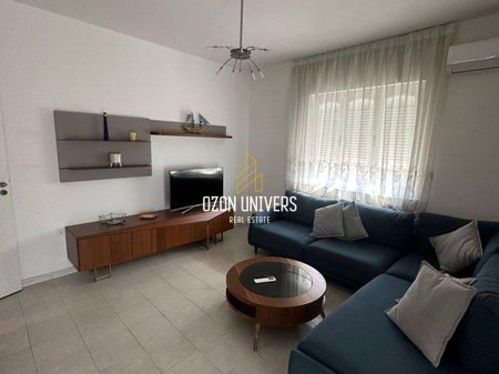 Apartament 2+1 me Ballkon për Qira, Rruga Qemal Stafa, Tiranë