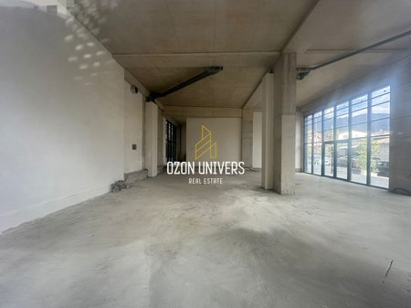 Ambient Biznesi për Shitje në Porcelan, Rruga Marie Kraja!