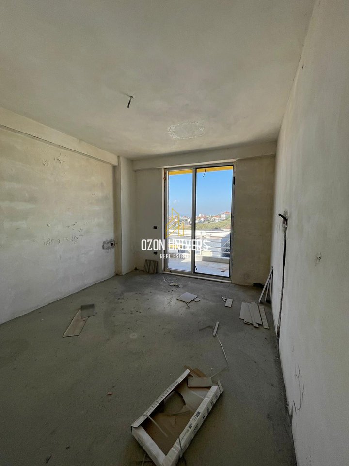 Apartament 3+1+3 për shitje tek Kompleksi Tom Doshi , Shkozë!