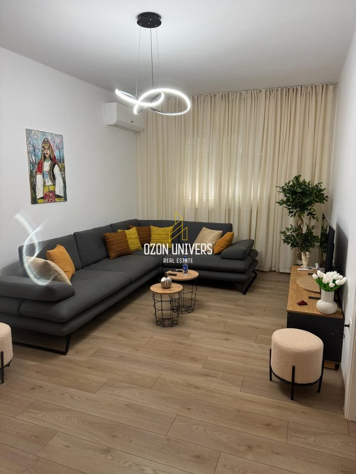 Apartament 2+1 me qira në rrugën e Durrësit, tek Kafe Flora