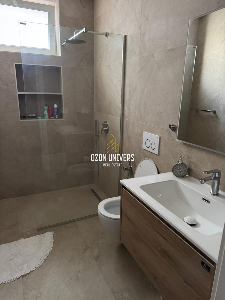 Apartament 2+1 me qira në rrugën e Durrësit, tek Kafe Flora