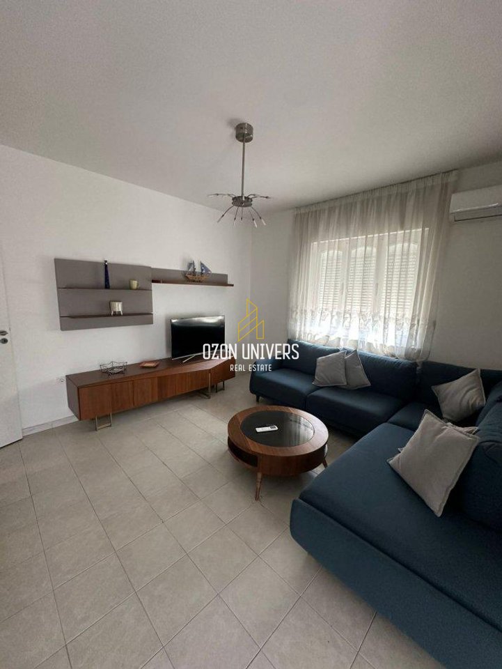 Apartament 2+1 me Ballkon për Qira, Rruga Qemal Stafa, Tiranë