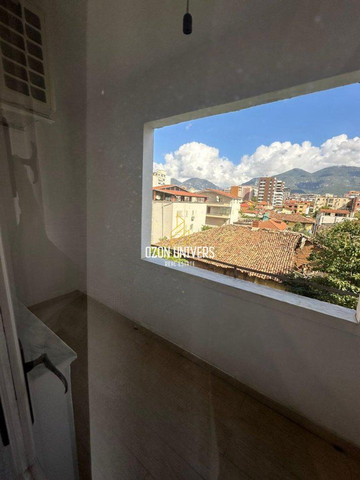 Apartament 2+1 me Ballkon për Qira, Rruga Qemal Stafa, Tiranë