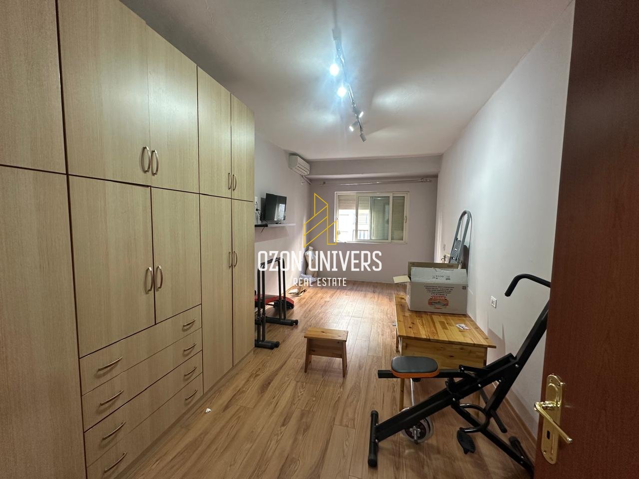 Appartamento 2+1 con posto auto in affitto a Yzberisht!