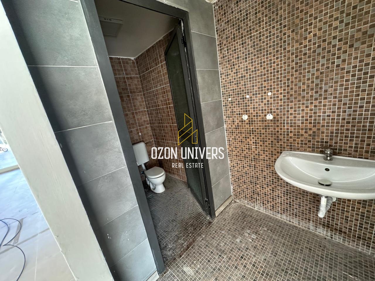 Ambient Biznesi për Qira në Kombinat, Rruga Besim Alla!