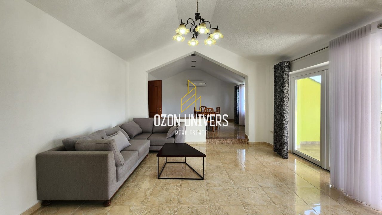 Papafingo 3+1+2 për qira tek Liqeni i Thatë, me pamje mahnitëse të Liqenit Artificial të Tiranës!