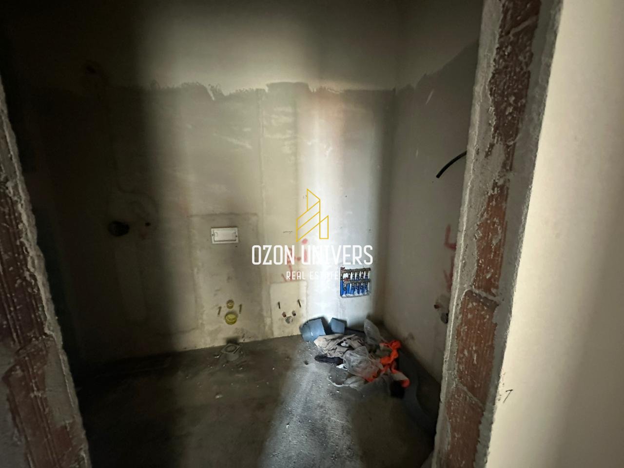 OKAZION! Apartament për shitje 2+1+2 Tek Ekspozita Bulding!