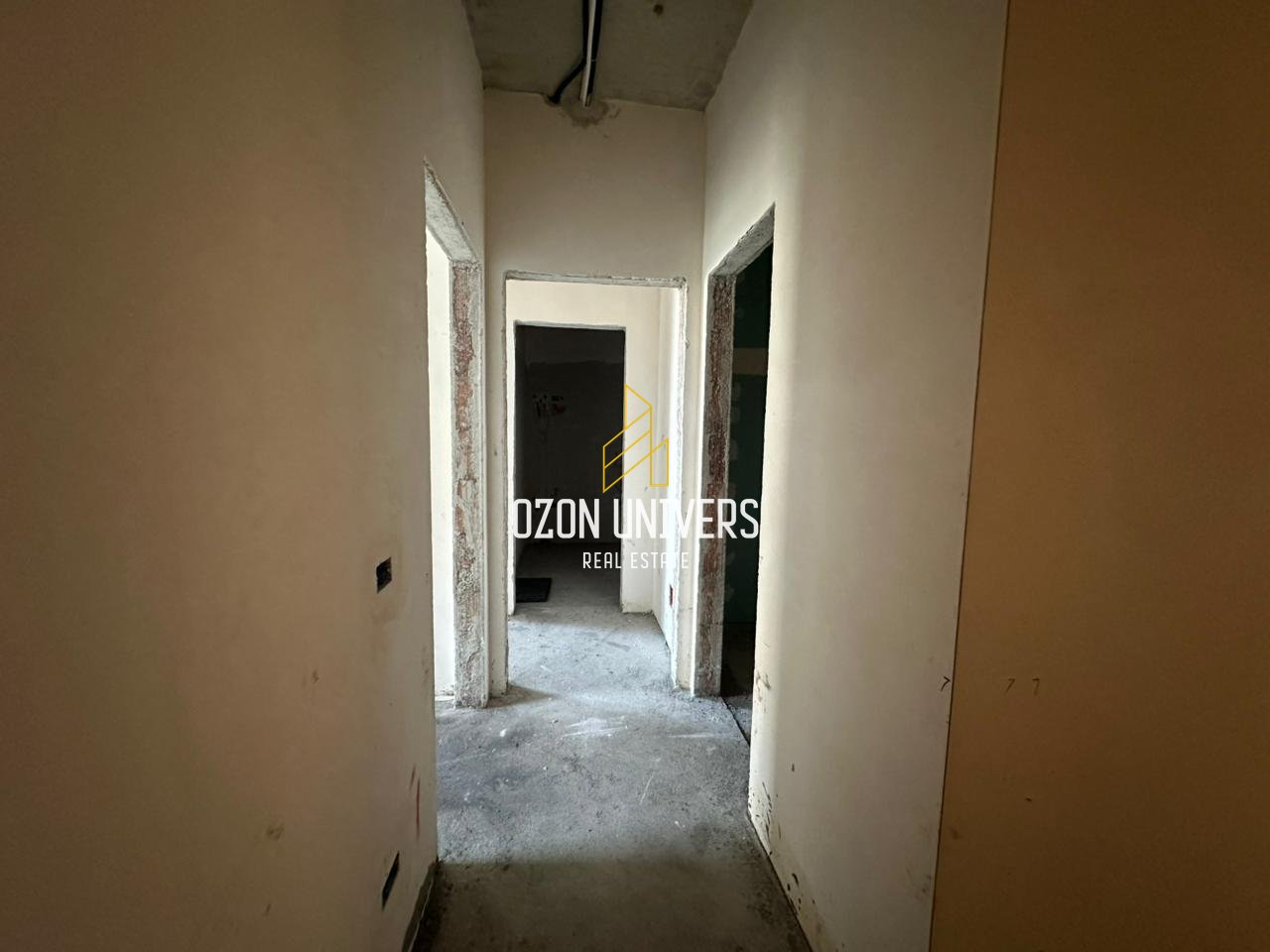 OKAZION! Apartament për shitje 2+1+2 Tek Ekspozita Bulding!