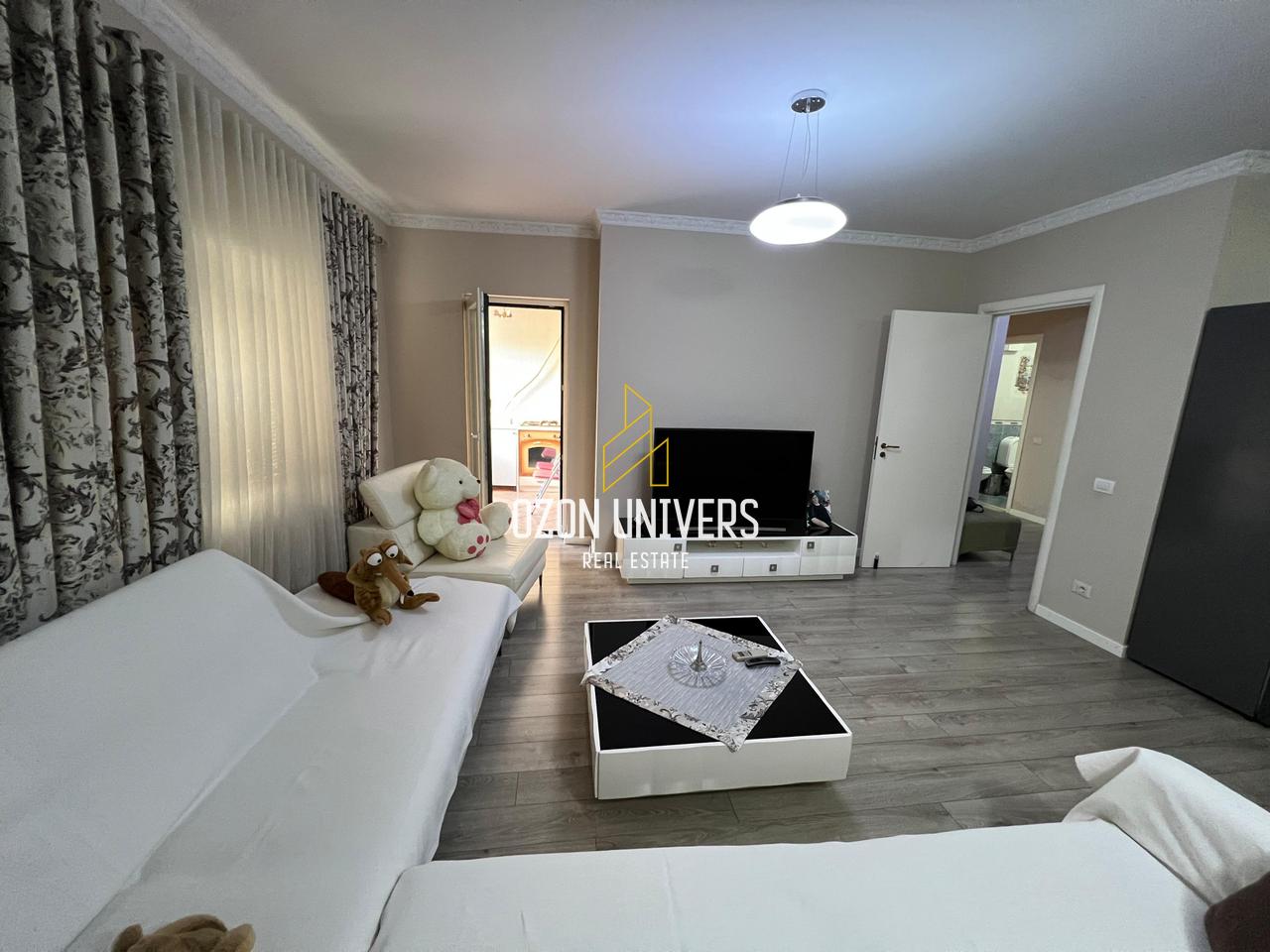 OKAZION! Shitet Apartament 2+1+2 në Usluga Residence, Stacioni Trenit.