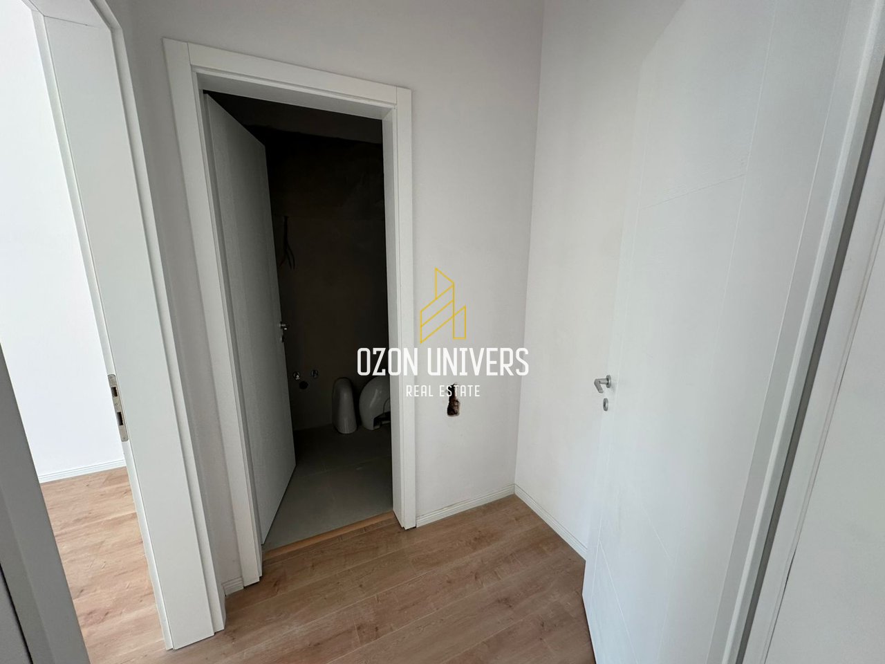 Apartament 1+1 për shitje tek Liqeni i Thate!
