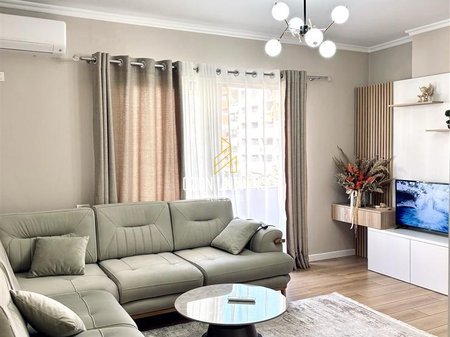 Appartamento 1+1 con 2 balconi in affitto vicino a Villa L, Astir!