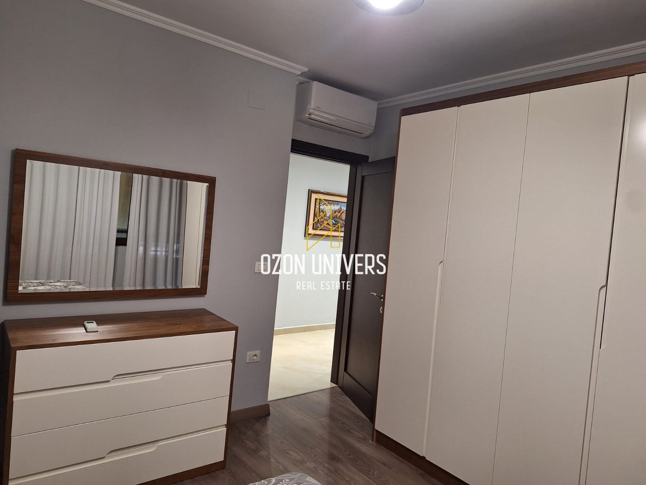 Apartament 2+1 për shitje tek Kopshti Botanik, pranë Xhamisë!