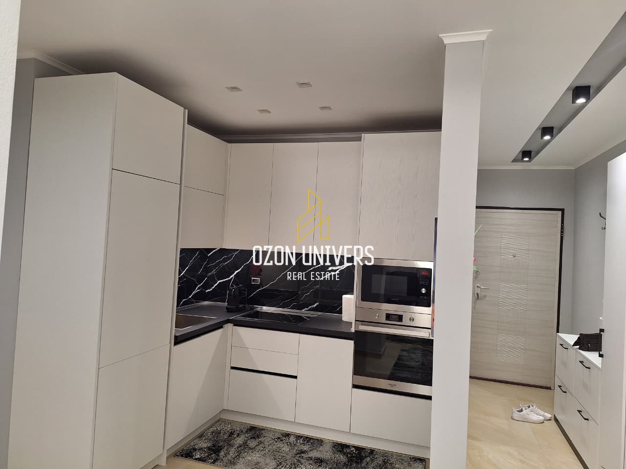 Apartament 2+1 për shitje tek Kopshti Botanik, pranë Xhamisë!