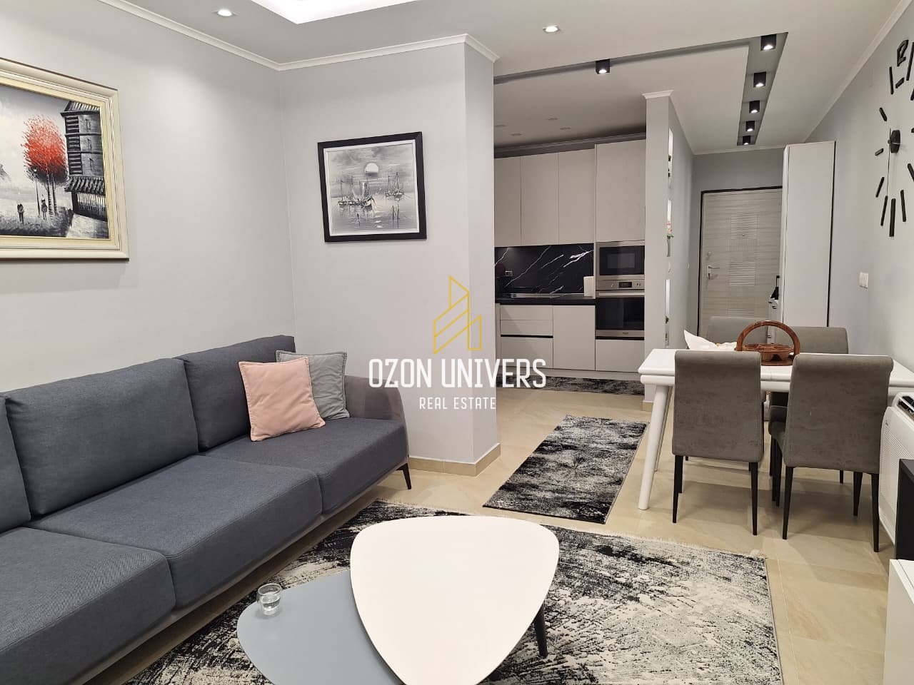 Apartament 2+1 për shitje tek Kopshti Botanik, pranë Xhamisë!
