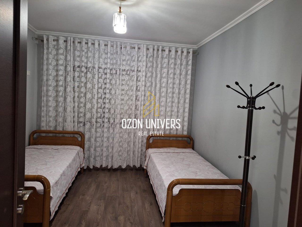 Apartament 2+1 për shitje tek Kopshti Botanik, pranë Xhamisë!