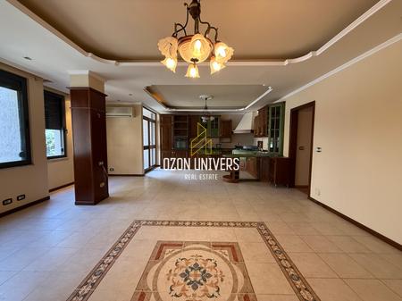 3+1 apartment for sale near Kafe Roma, Bajram Curri Boulevard!
