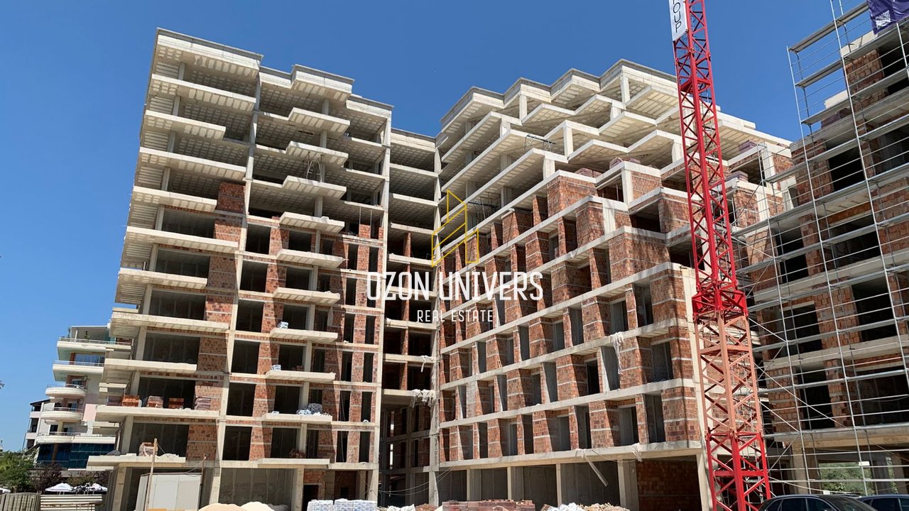 Apartament 1+1 për shitje , me pamje nga deti në Lungomare, Vlorë!