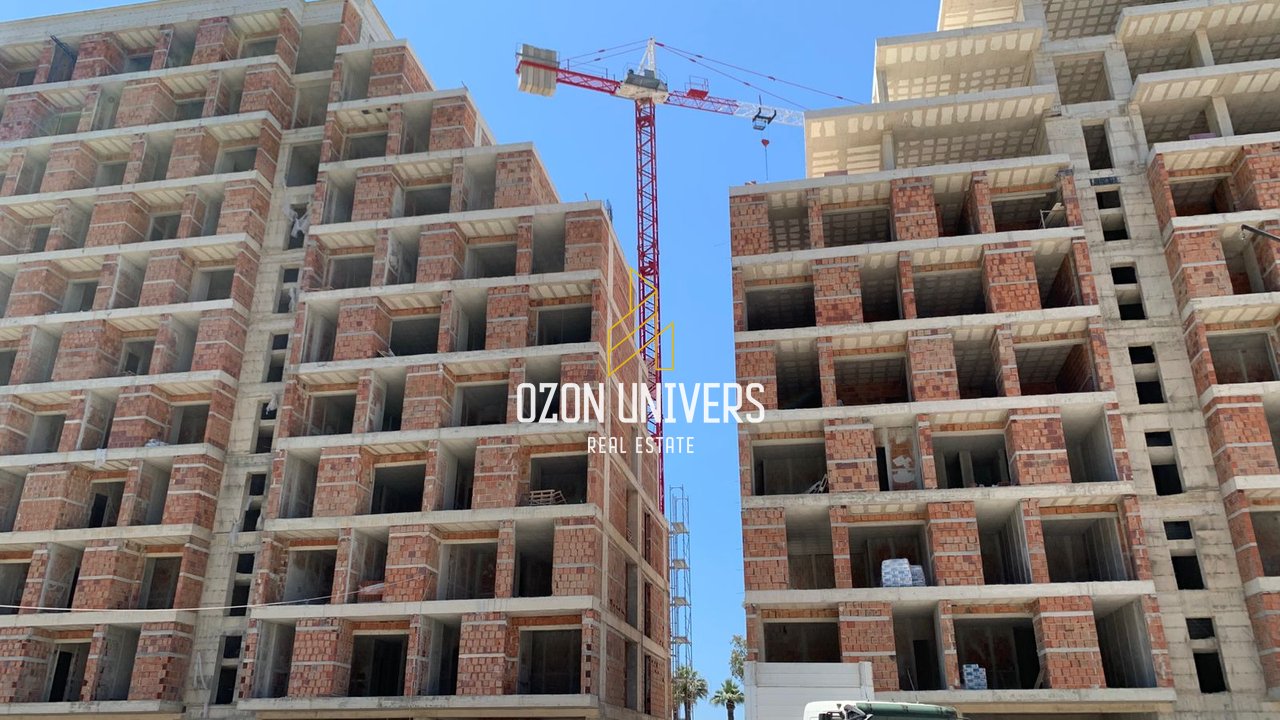 Apartament 1+1 për shitje me pamje nga deti, në Lungomare, Vlorë!