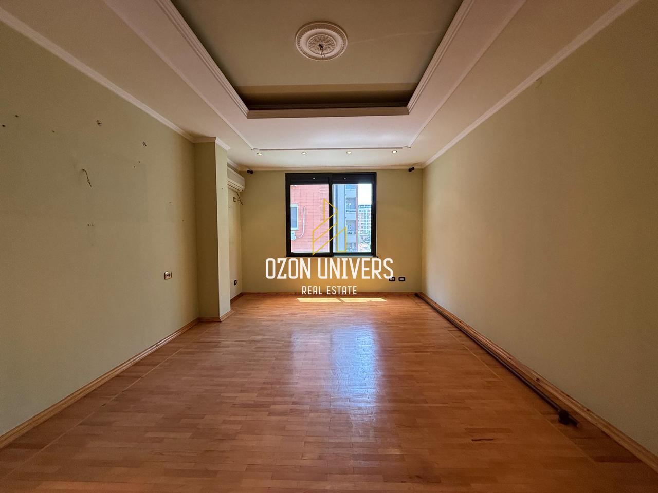 3+1 apartment for sale near Kafe Roma, Bajram Curri Boulevard!