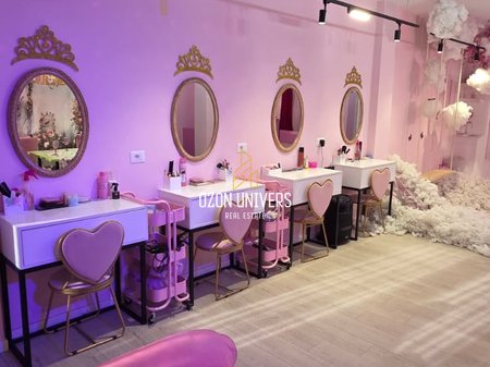 Shitet Biznes në Rrugën e Barrikadave, pranë Shkollës “Sami Frashëri”