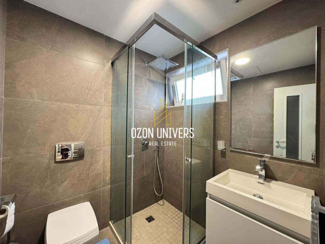 Appartamento 2+1+2 in affitto vicino al Comune di Parigi!