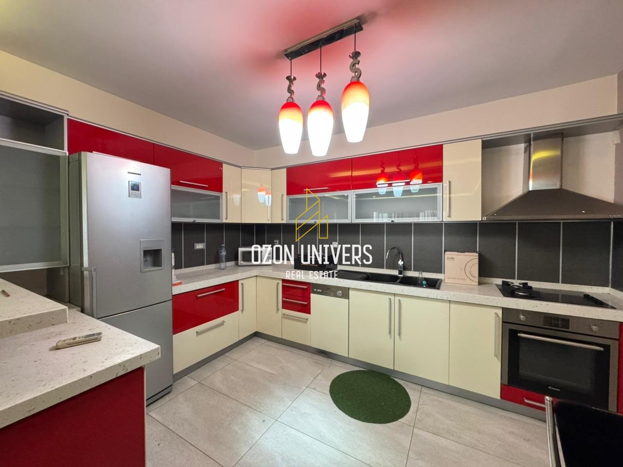 Appartamento 2+1+2 in affitto vicino al Comune di Parigi!