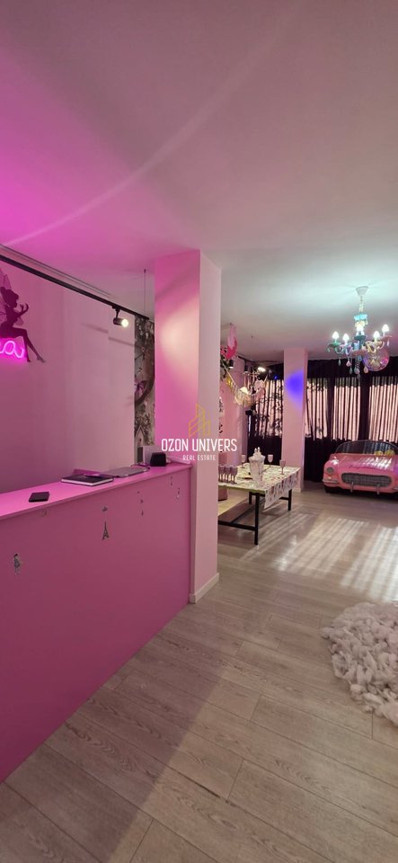 Shitet Biznes në Rrugën e Barrikadave, pranë Shkollës “Sami Frashëri”