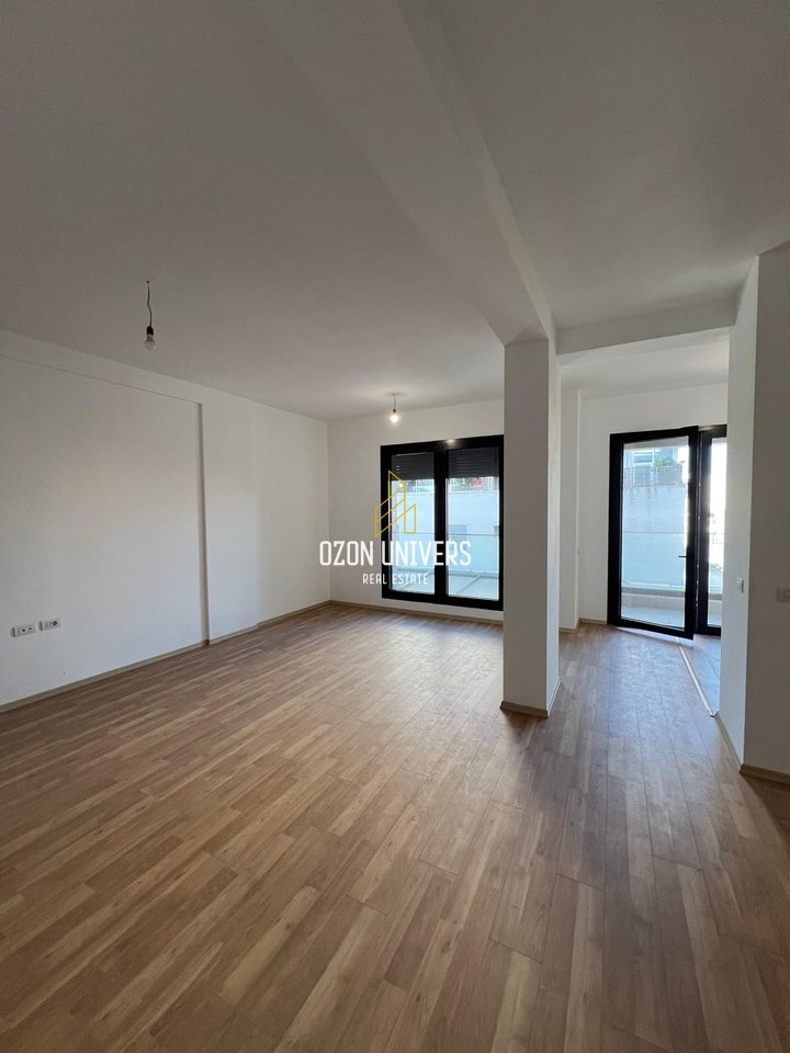 Apartament 2+1+2 në shitje, tek Rruga e Kosovarëve!