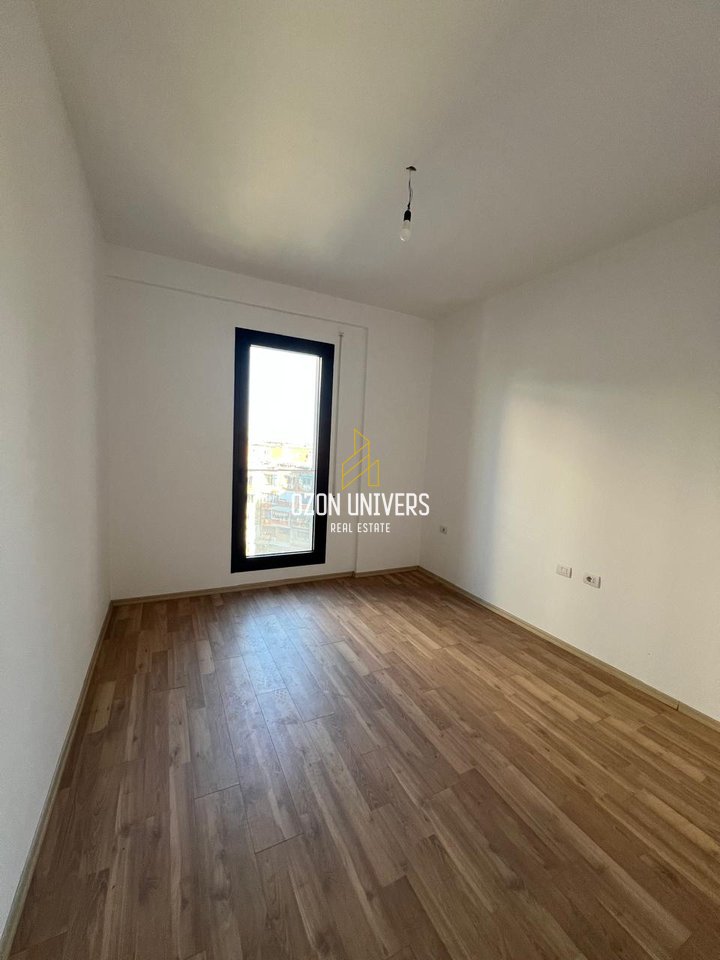 Apartament 2+1+2 në shitje, tek Rruga e Kosovarëve!