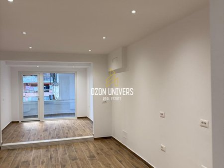 Shiten 2 Apartamente, tek Ish Stacioni i Trenit!