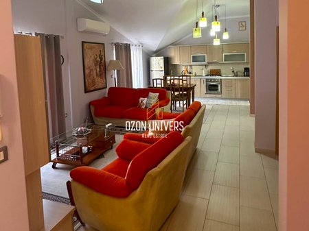 3+1 apartment with parking for rent near the Paris Commune!