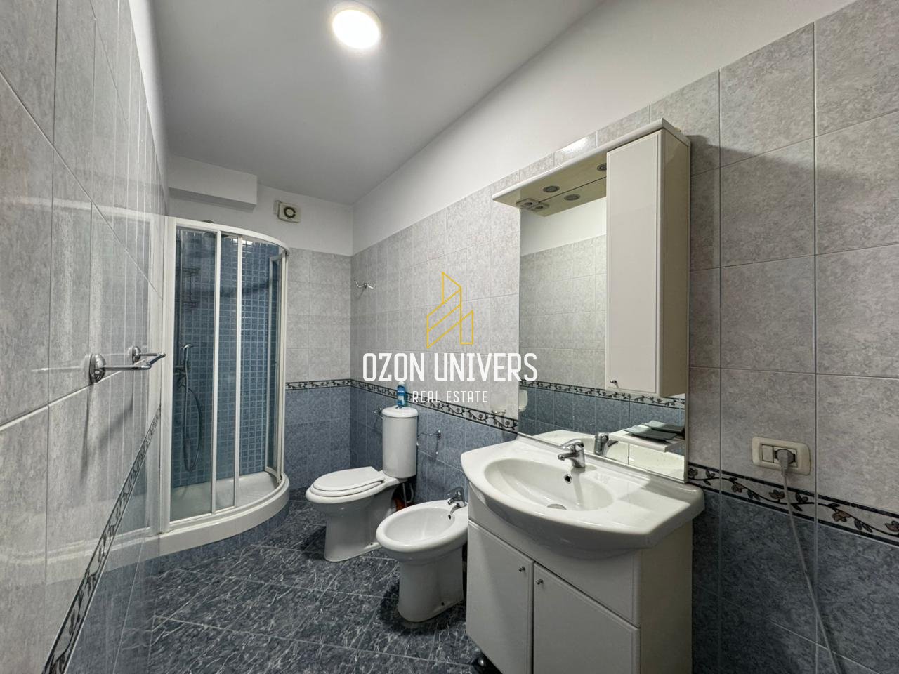 Apartament 2+1+2 për qira në Bllok, pranë Juridikut!