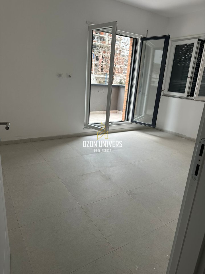 Appartamento in affitto per abitazione o attività commerciale, al Bulevardi i Ri!