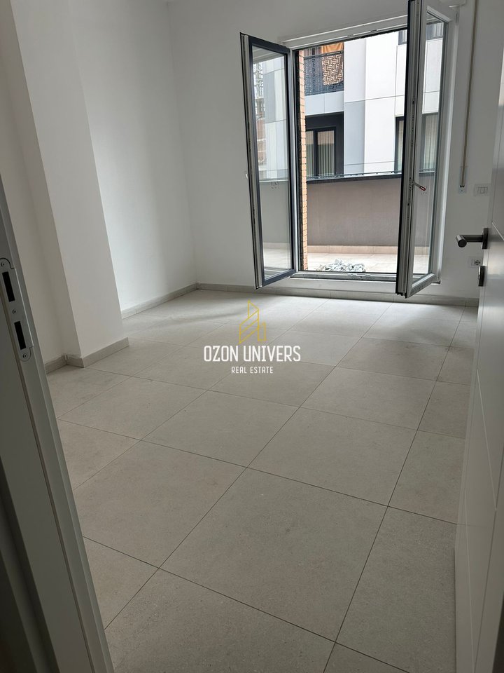 Appartamento in affitto per abitazione o attività commerciale, al Bulevardi i Ri!