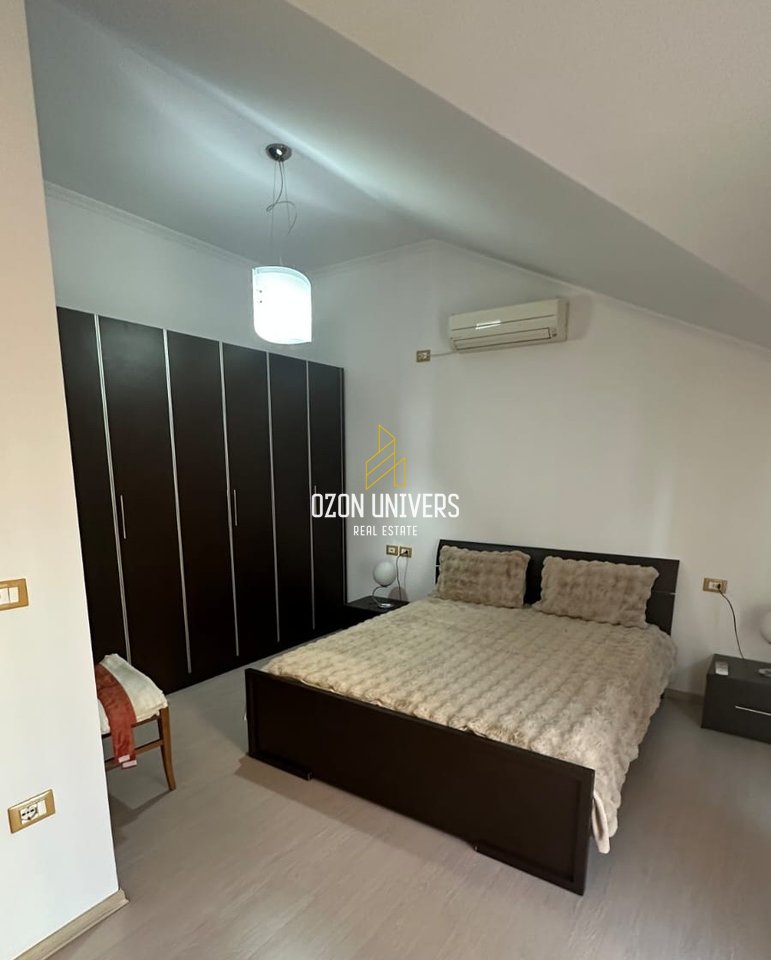 3+1 apartment with parking for rent near the Paris Commune!