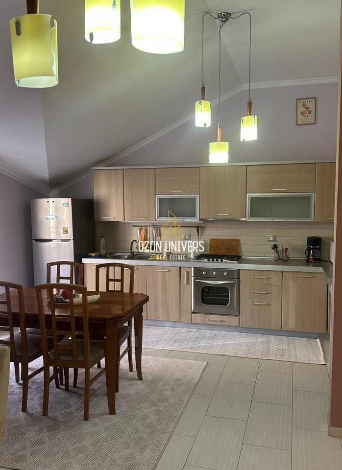 3+1 apartment with parking for rent near the Paris Commune!