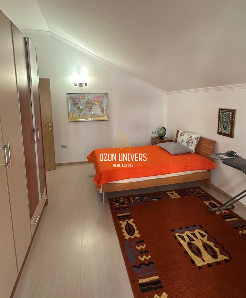 3+1 apartment with parking for rent near the Paris Commune!