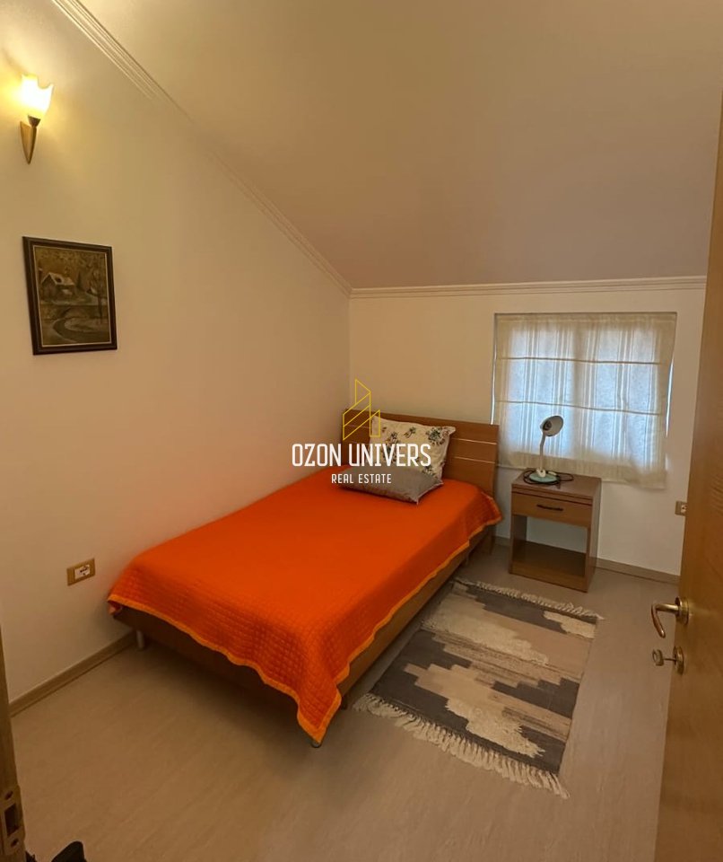 3+1 apartment with parking for rent near the Paris Commune!