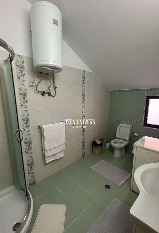 3+1 apartment with parking for rent near the Paris Commune!