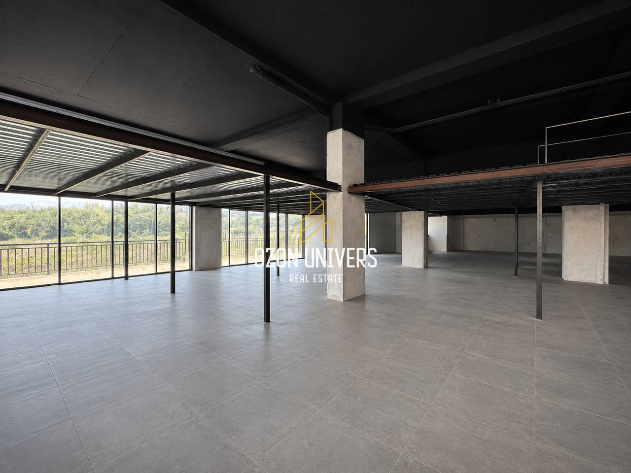 Locale commerciale in vendita, presso il Lago Secco!