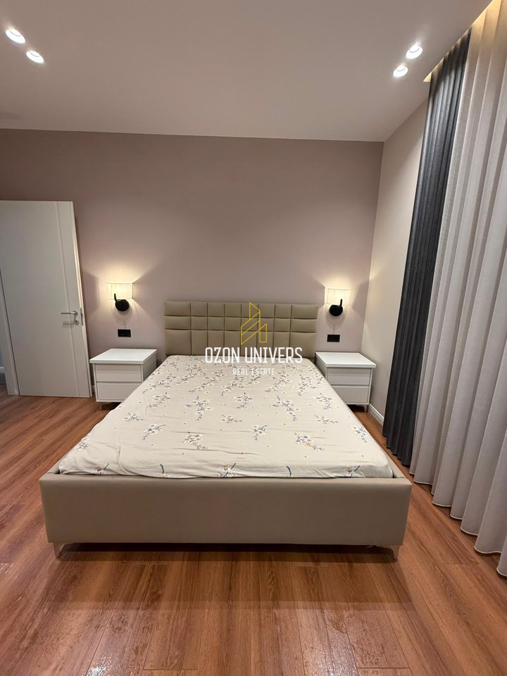 Apartament 2+1 me parkim, tek Rruga 5 Maji!