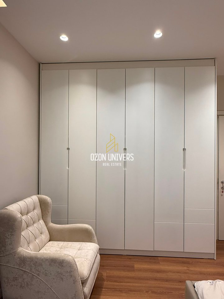 Apartament 2+1 me parkim, tek Rruga 5 Maji!